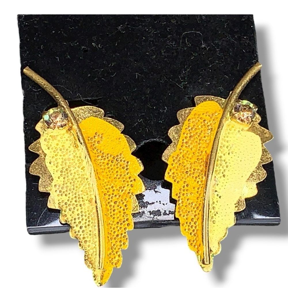 Vintage Leaf Gold Tone Made In Austria Clip On Earrings Rhinestone 50s Era Gift